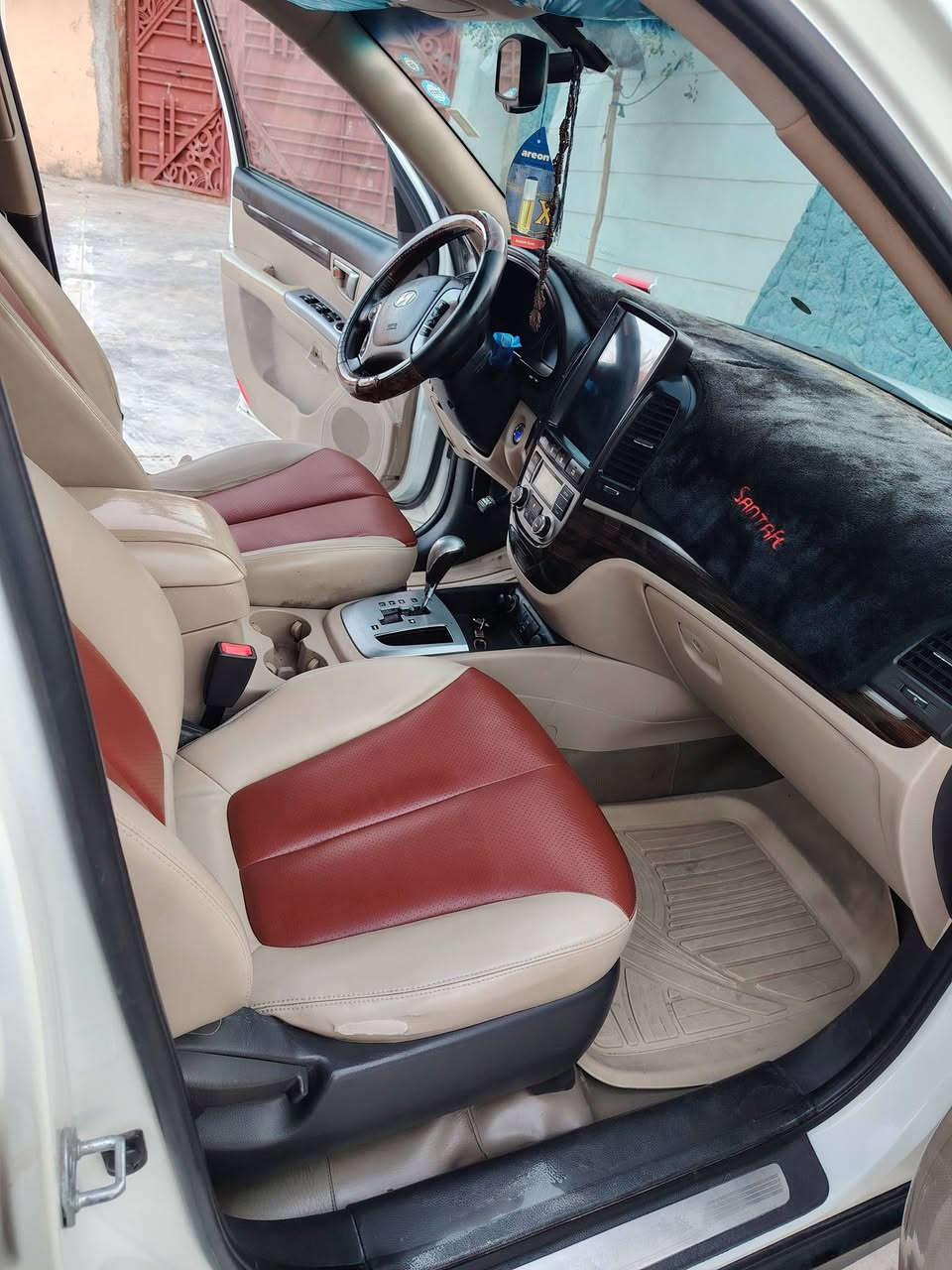 سلام عليكم سنتافيه 12 خليجي رقم سليمانيه مكينه اربعه  بسمنه ماشيه 120 فول مواصفات بصمه تشغيل بصمه ابواب داخل جلد لونين فتحه سقف سياره خيرمن الله  دينار ماتصرف عليهه صدر جديد تايرات جديد سياره حلوه مال بيت  شاشه جبيره اهواي مواصفات بيهه السعر 162 بيهه مجال كلش قليل رقمي ***********  ديالى جلولاء
