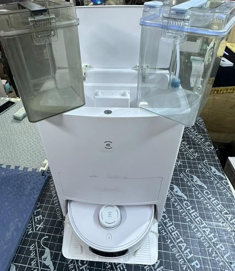 Ecovacs Deebot T20 Omni
السعر 375 وضمان شهر بالجهاز 

• قوة شفط عالية 6000Pa لتنظيف الغبار والشعر والأوساخ بسهولة
• نظام مسح دوّار مزدوج يعطي تنظيف أقوى للبقع مقارنة بالمسح التقليدي
• يرفع المماسح تلقائياً عند صعوده على السجاد حتى ما يبلله
• محطة OMNI ذكية تقوم بتفريغ الغبار بشكل تلقائي
• غسل المماسح بالماء الحار للمساعدة بإزالة الأوساخ والروائح
• تجفيف المماسح بالهواء لمنع الروائح والبكتيريا
• تعبئة الماء تلقائياً بدون تدخل مستمر من المستخدم
• نظام خرائط LiDAR سريع ودقيق لتحديد الغرف والمسارات
• يتجنب الأحذية والأسلاك والعوائق بفضل حساسات 3D الذكية
• إمكانية تحديد مناطق ممنوعة أو غرف معينة للتنظيف
• يدعم التحكم من تطبيق الموبايل بالكامل
• إمكانية تشغيله بالصوت عبر Alexa وGoogle Assistant
• بطارية طويلة تكفي لتنظيف مساحات كبيرة
• يرجع تلقائياً للشحن ويكمل التنظيف من نفس المكان
• مناسب جداً للشعر الطويل وشعر الحيوانات الأليفة
• هادئ نسبياً مقارنة بكثير من المنافسين
• تصميم فاخر ومحطة متكاملة تقلل الحاجة للتنظيف اليدوي
• يدعم التنظيف المجدول حسب الأيام والأوقات
• إمكانية التحكم بقوة الشفط وكمية الماء لكل غرفة
• يعتبر من أفضل الروبوتات للمسح والغسيل الأوتوماتيكي


**إذا كنت صاحب هذا الإعلان وتريد حذفه لأي سبب، رجاءا أرسل رسالة إلى الدعم الفني**