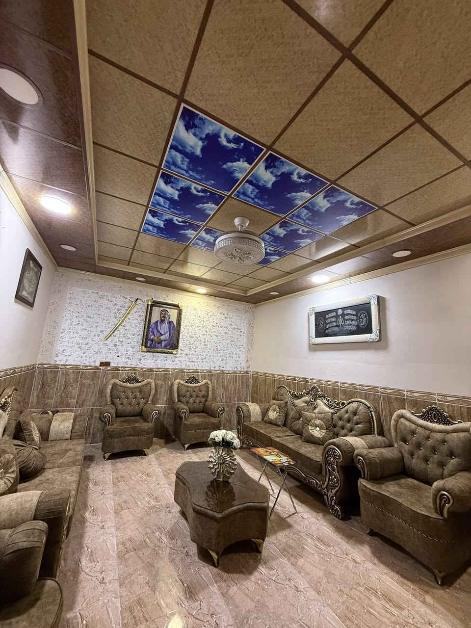 🏠دار للبيع بناء جدا نظيف 
   موقع مميز للبيع
~~~~~~~~~~~
~~~~~~~~~~~
طابو ملك صرف✏️📋
~~~~~~~~~~~
📐المساحه:200م
📐الواجهة :-10م

~~~~~~~~~~~
📍الموقع : حي الخضراء خلف حفته بزار قرب روضه البلابل 

~~~~~~~~~~~
💸السعر :علق تم يوصل السعر
~~~~~~~~~~~
يحتوي الطابق الاول على:-
 غرفتين نوم + استقبال + هول + مطبخ حار بارد + الترك + كراج 
~~~~~~~~~~~
يحتوي الطابق الثاني على:-
هول +صحيات + 
غرفتين نوم:طابق الثاني معزول من الأول 
~~~~~~~~~~~
~~~~~~~~~~~
للاستفسار اكثر الاتصال على
***********📱
~~~~~~~~~~~
نستقبل جميع العروض 
🏠السكنيه  🏛️التجاريه
مكتب عدن بدايه سايدين عدن مقابل مجمع جوهره
