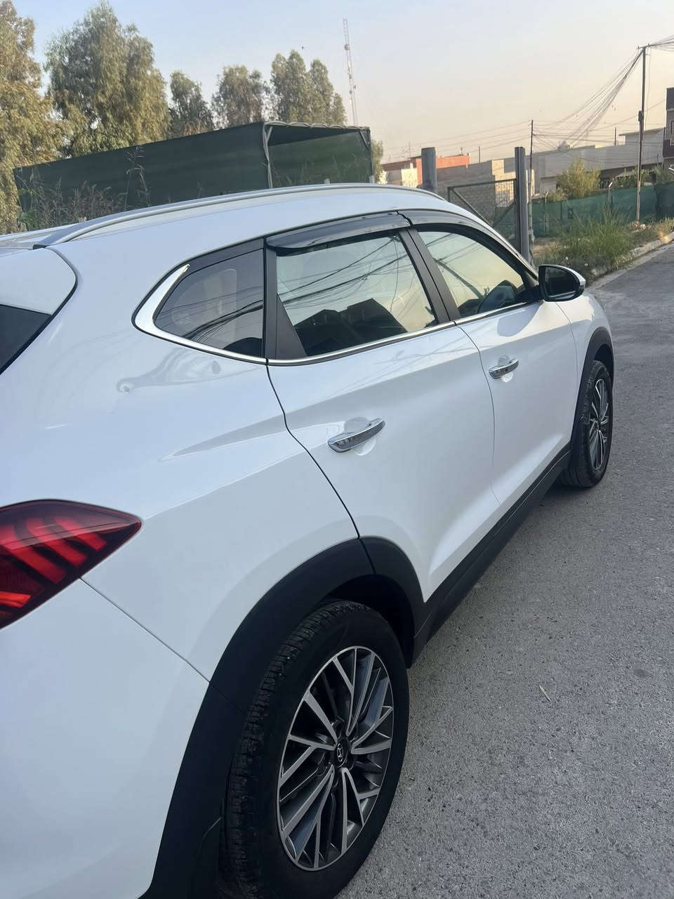 توسان 2020 الكاصد
لايت خمس عدسات تفاعلي مع الاستدارة

هاند بريك بصمة

بصمة ابواب + بصمة تشغيل

شاشة كار بلي 
مكان موصل 

تواصل واتس اب

سعر 215

***********
