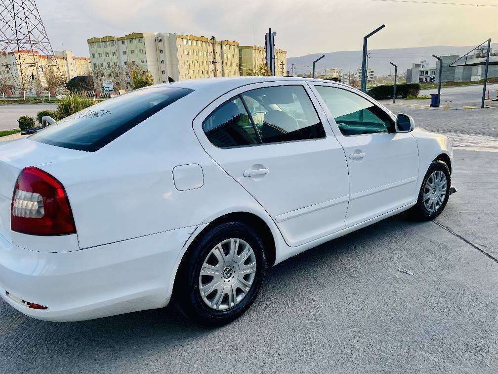 سەرەتا بەناوی خوا 

شکۆدا 2013 مەکینە شانزەی بێ تۆربۆ 
گێڕو مەکینە بەشەرت کارەبای کامل مەزبووتە تەحویل و غرامە بە شەرت  سەیارەکە جایزە تەکسی بوەو کراوەتەوە بە خسوسی 
تابڵێ مەزبوتە نوقسانی نییە ماڵی دۆستە 
سعری 53$ مەعمەلە

*********** ژ٠م السليمانية, العراق
