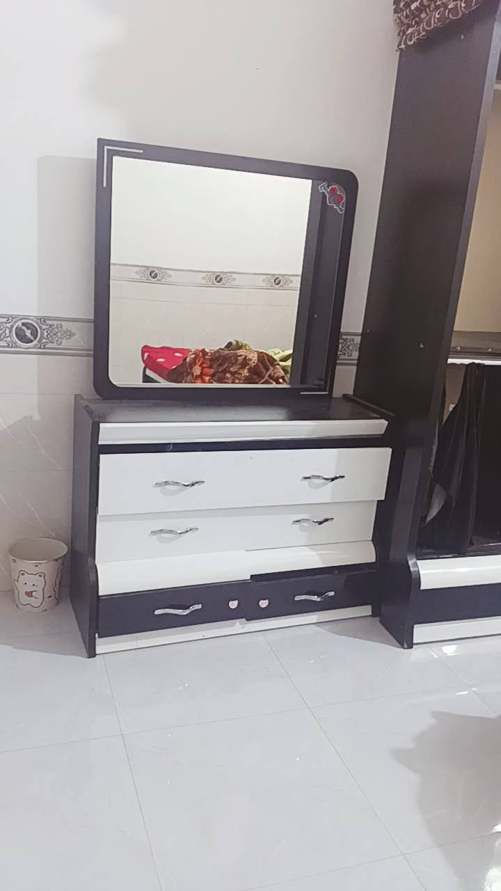 اخوان غرفه تركيه  وجرابي عدد 2 ام النفر وكنتور ابل بابين للبيع انضاف الاستفار علا هاذه الرقم ***********
