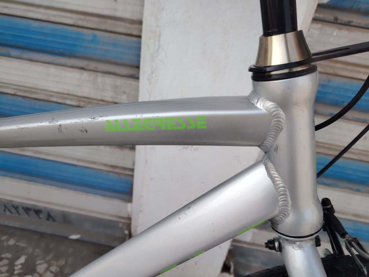 السلام عليكم
للبيع بايسكل c700 ياباني المنيوم اصلي شغالي مابي عطل
مكان بغداد الكرخ 
السعر 125 الف 
تواصل على الرقم 
***********
