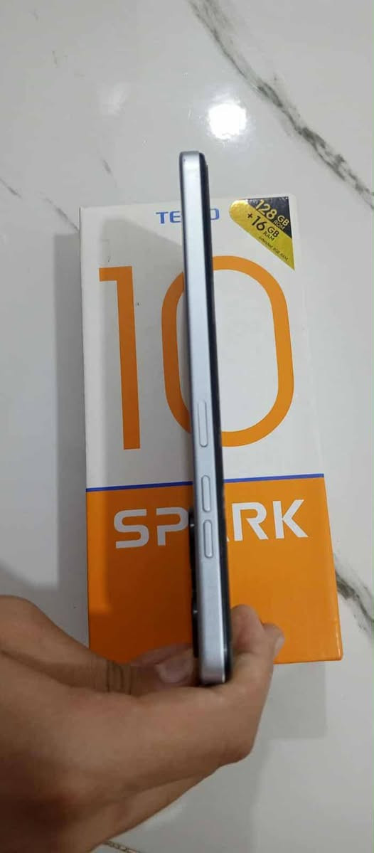 للبيع او المراوس
تكنو سبارك 10 ذاكرة 128 الداخلية 16 البطارية 5000 السعر 85 ألف  الهاتف ***********
