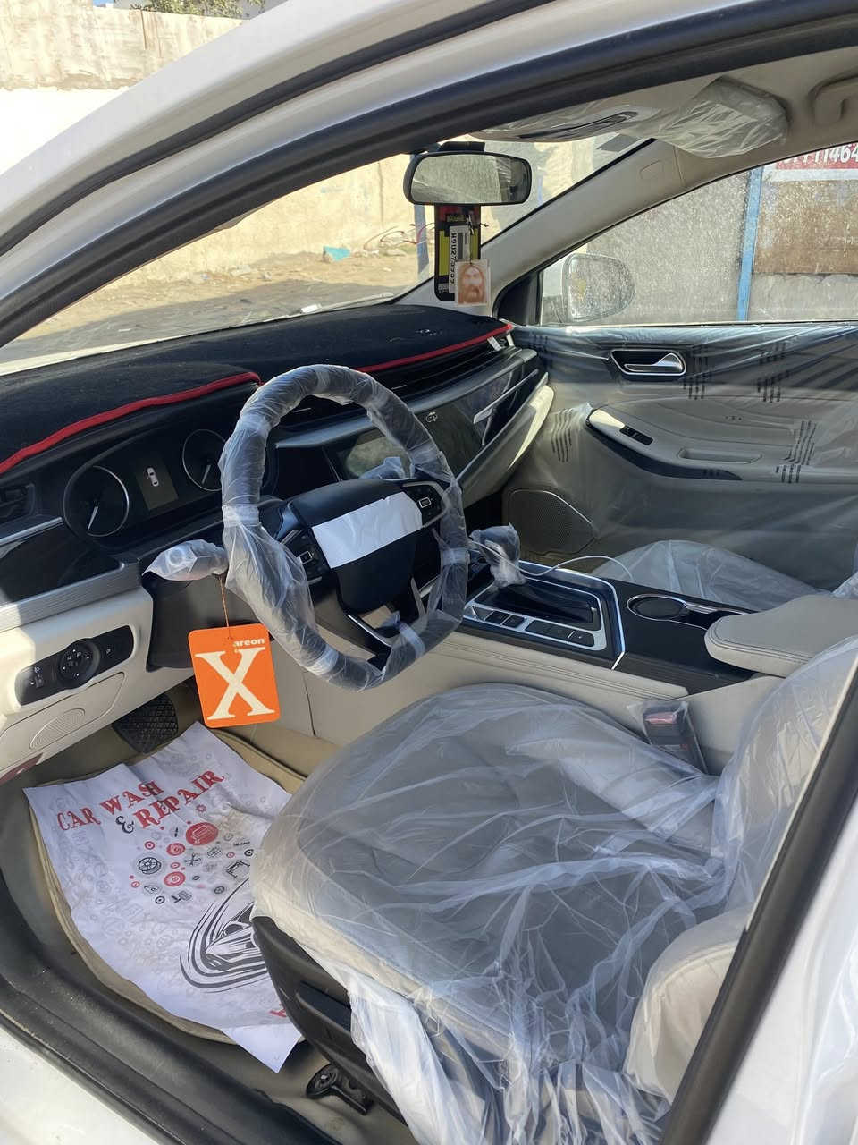 سلام عليكم سياره شيري ٢٠٢٤ ارويزو ماشيه ٥٢ ألف سياره حلوه مابيها شي بعد زيرو بس بيه كم طخه عنوان بصره قبله حي جامعه سعر١٠٠وبيها مجال سياره جديده مال واحد عله باب الله ***********
