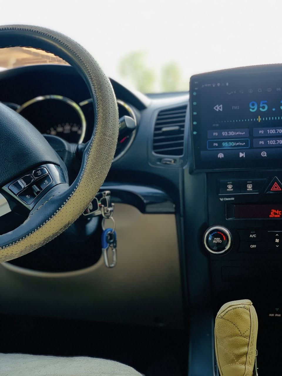 السلام عليكم

كيا سورنتو 2012 بأسمي رقم واسط الجديد

خليجي 

السونار مرفق بالمنشور

محرك 4سلندر 2400  مبدل بيها كازكيت

ماشية 140 

سيارة جديدة بمعنى الكلمة 

باتري قبل يومين مبدل جديد 

لايت زنون 

7 راكب

كشن كهربائي

اشاير بالمري

مري شفط

حساسات خلفيه

تبريد ثلاث قطع

ويل 18

تحكم ستيرن 

سبعه راكب

كامرة

ترحيب تنبيهات   

مكان السياره الكوت 

السعر 148وبيها مجال شي بسيط
***********
