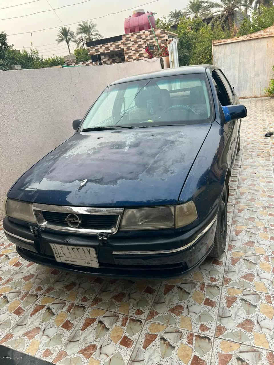 السلام عليكم أوبل فكترا للبيع موديل 1993 محرك 1800 سنويه صاقطه صاحبه الشرعي موجود شرط تحويل سياره بدون خياس  محرك كير مكفولات رقم بغداد مشروع وطني بيه غرامات 250 الف  السعر 25 وبيه مجال مكان السياره صلاح الدين الضلوعيه للاستفسار الاتصال على الرقم ***********
