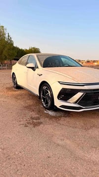 النترا • ٢٠٢٢ • ابيض