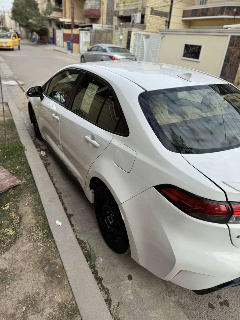 السلام عليكم كورلا موديل 2020 أمريكي. سياره خير من الله اي نقص مابيها  بكاني بغداد قرب تقاطع درويش  السيديه 
حادثها جاملغ الخلفي فقط بدون دواخل 
 سعر 140  وبيها مجال  
موبايل ***********
