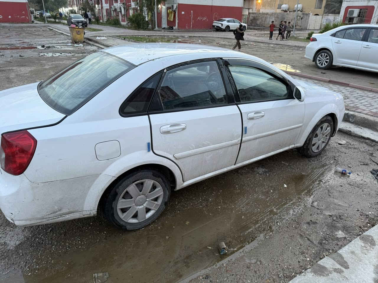 اوبترة 2011 باسمي بيها مكينة رايدها 65وبيها مجال ***********
