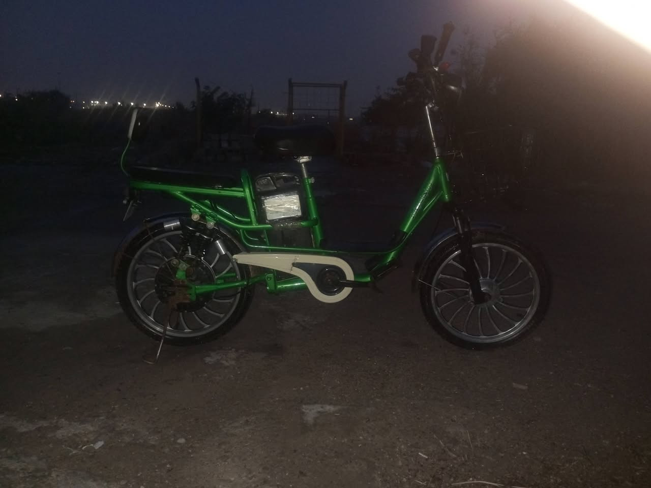 سعر 200
رقم ***********
