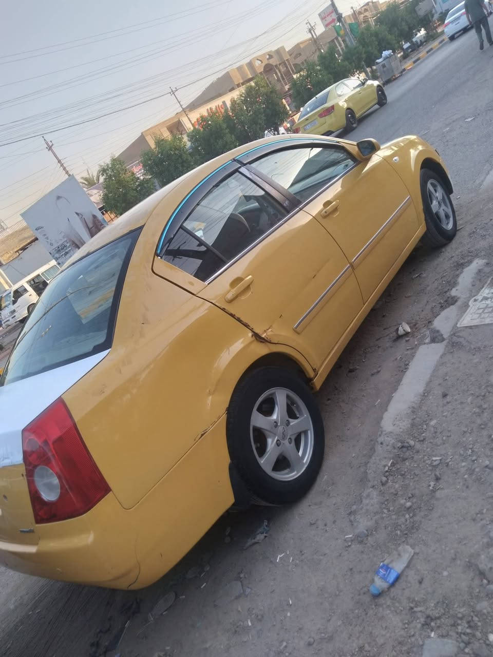 للبيع ايفايف موديل ١١مكينه تيكو جديده كير جديد تخم تاير جديد صدر خلفي أمامي جديد كهربايا شغاله راعيها مسافر اكفل سرقه وعشائر السعر ١٧وبيها مجال العنوان بغداد الستفسار على رقم ***********
