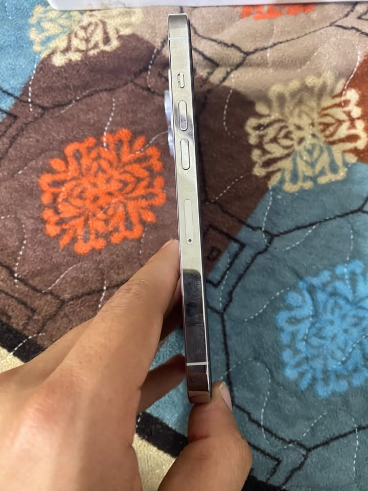 السلام عليكم ايفون13برو ذاكره 512بطاريه88تليفون نضيف مثل متشوف بل صور ما مفتوح  السعر 600وبي مجال بسيط مكان لزعفرانيه ***********واتساب فقط

