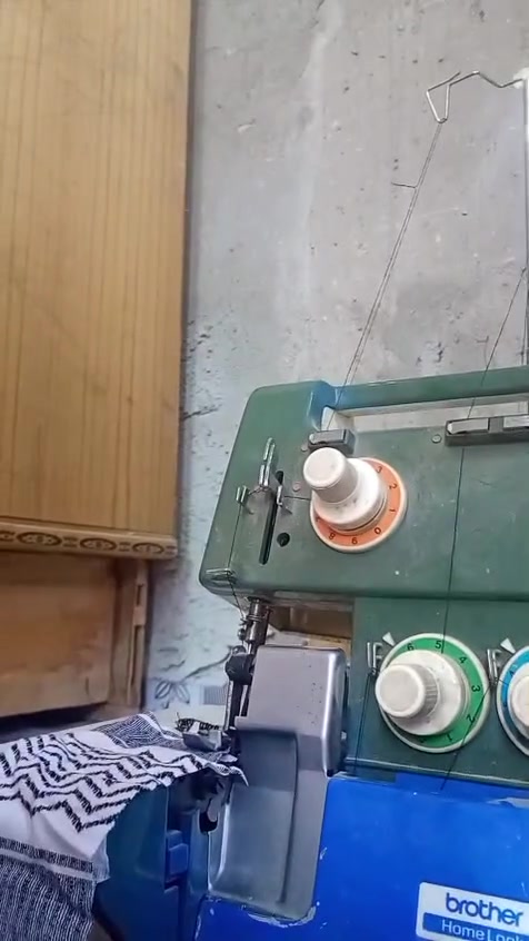 السلام عليكم بسبب الوعد الكاذبه ارجع واكرر النشر مكينة اوفر منزلي ياباني 3خيط استعمال قليل السعر 150قفل الاتصال على الرقم ***********
