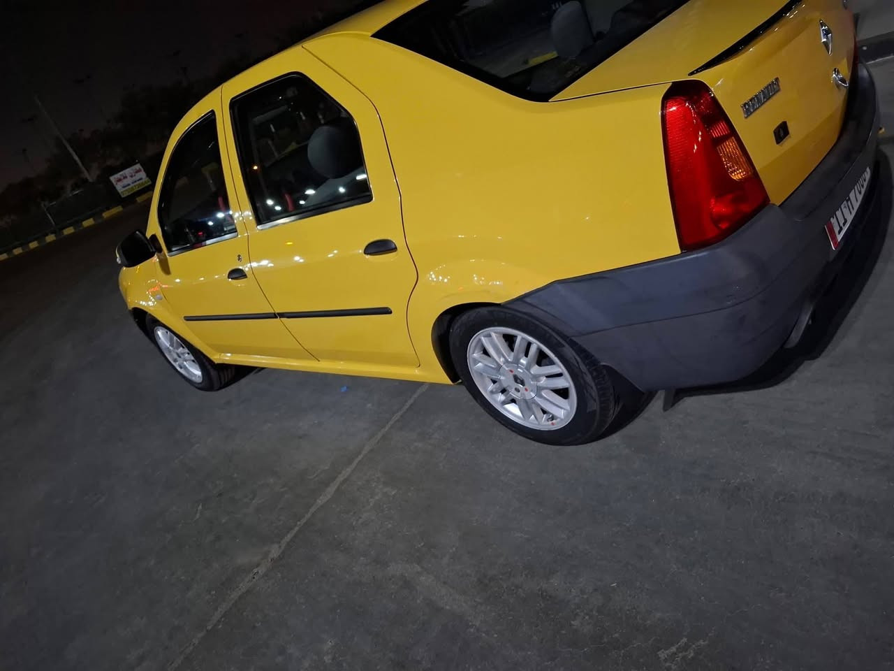 سلام عليكم  رينو لوكان  اوتماتيك بلادي موديل 2017 السياره جديده ممشتغله تكسي باور ستيرن ابلادي  رقم بغداد دولي  تخم تاير جديد صدر جديد سنترلوك اربع بيبان جام كهربائي اربع بيبان  السياره عليه ادامه كامله السياره احلا من الصور مكينه كير شركه بلادي منضومه تبريد بلادي ثلج مصفره هيئة وغرامات السنويه بسمي  لل 31 المكان بغداد الدوره  السعر 67 وبيها مجال كلش بسيط للستفسار الرقم*********** غير متواجد على الفيس
