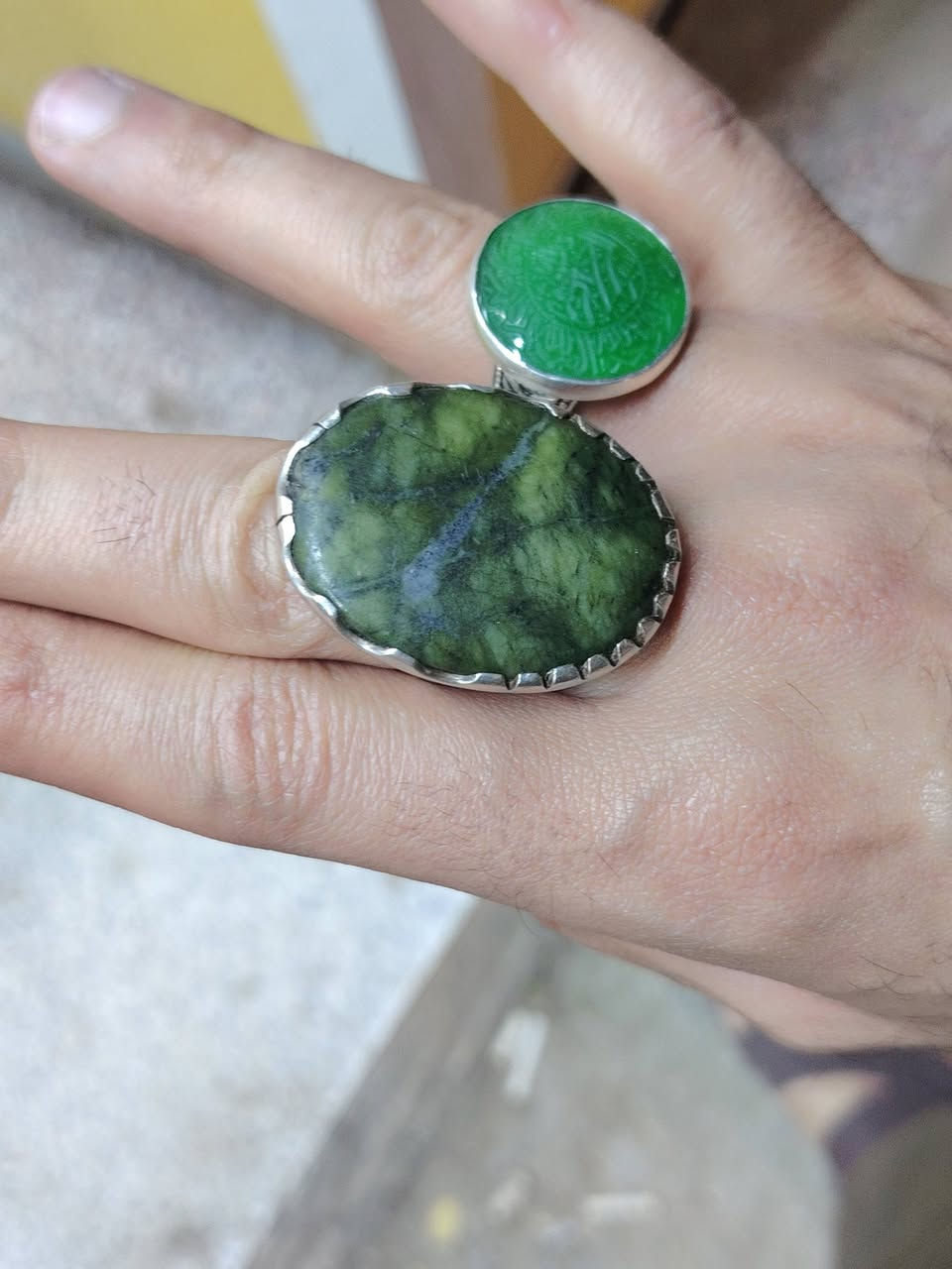 جزع اصفر و يشم قديم صياغه ثقيله أحجار خشنه بيع أو مراوس حسب القناعه مكان بابل


**إذا كنت صاحب هذا الإعلان وتريد حذفه لأي سبب، رجاءا أرسل رسالة إلى الدعم الفني**