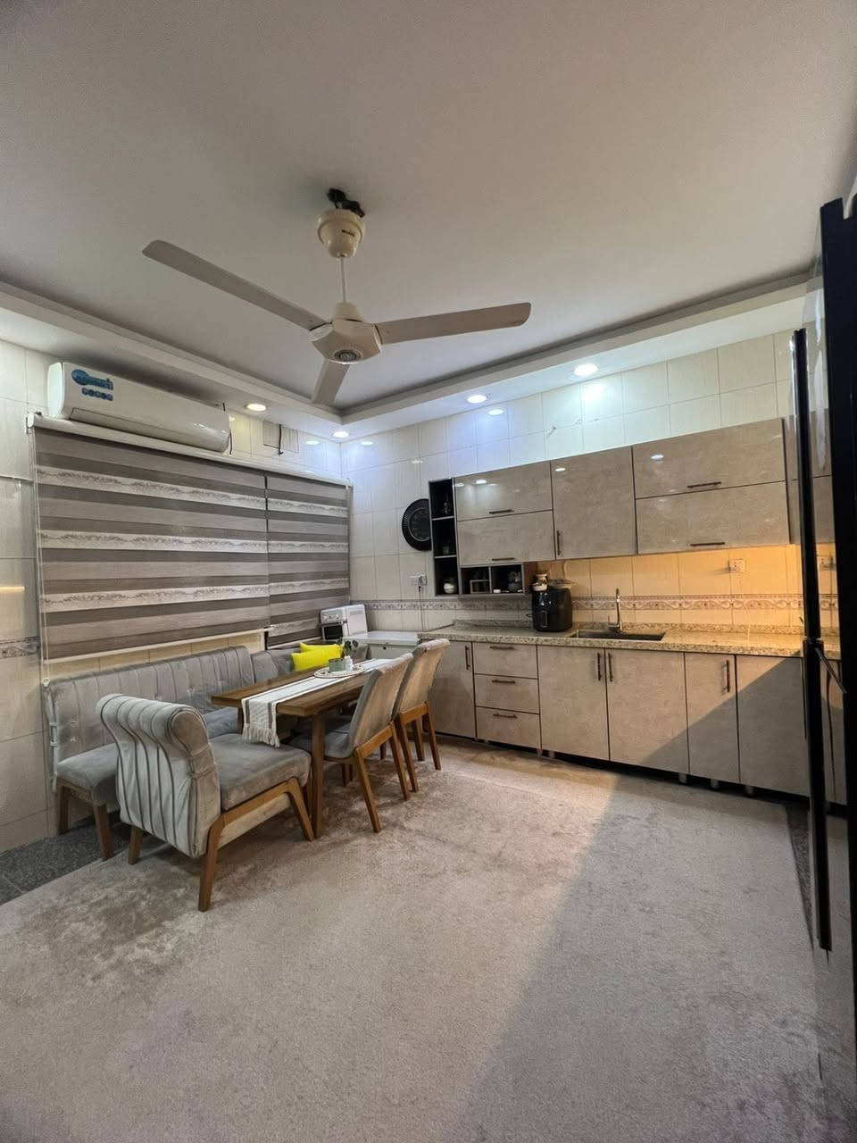 🔥دار كلاسيك للبيع المنصور حي- دراغ 
المساحة 142 متر - واجهة 4,75 متر 
شارع 12 متر / سعر جدا مناسب 

للاستفسار *********** وتساب 
مكتب أمير علي للعقار المنصور حي دراغ شارع جامع دلال الكبيسي نستقبل جميع عروض 

​#المنصور ​#حي_دراغ ​#دار_كلاسيك ​#عقارات_المنصور ​#المنصور_حي_دراغ
​#بيوت_المنصور
