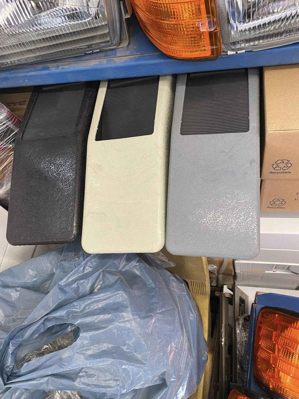 السلام عليكم 
يتوفر لايت مارسيدس دب. جامبو  190. شبح ام عيون    مرور ابو جحيل   تجاري واصلي 
العنوان شيخ عمر شارع الثالث
محل صلاح فوزي
الاستفسارات التصال على الرقم ***********
ملاحظة توصيل مجاناً
