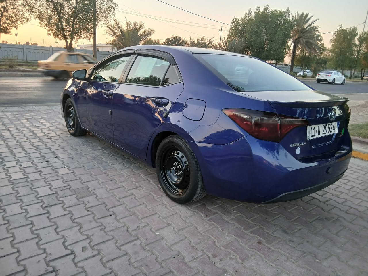 سلام عليكم مرخصة الادمن المحترم كورلا موديل ٢٠١٤ s
بيها  ٣ قطع صبغ بدون دواخل 
كير مكينه مكفول 
سياره فول مواصفات 
تحكم ستيرن جهتين 
شفتات سترين 
داخل جلد 
فتحه سلايت 
تبريد بيانو 
هيتر مري 
هيتر كشنات 
السعر ٩٤ وبيها مجال كلش قليل عنواني بغداد البياع 
***********
