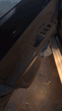 Skoda Superb
سکۆدای سوپەربی ٢٠١٥ 
مواسەفاتی فول فول 
بێ بۆیاخ 
دوو سێ جێ ساردە کوتی بچوکی هەیە 
١٠٤هەزار رۆشتوە
سەنەوی مانگی ٦ بەسەر دەچێ 
گێرو مەکینەو غرامە بەشەرت 
***********
ناونیشان -رانیە
