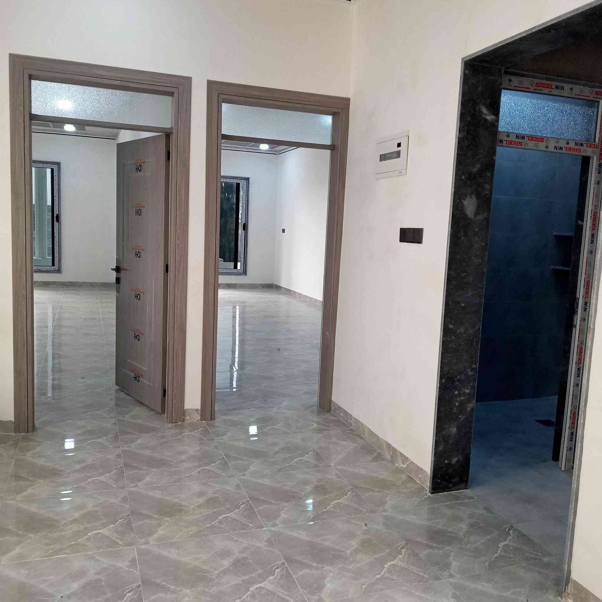 عروض مكتب انوار الخير 
دار للبييع حي الملاين الولى
قرب جامع صواف 
مساحه ١٥٠ متر
طابقيين  طابق الول استقبال ومطبخ وهول وغرفتين نوم
وصحيات طابق ثاني 3غرف نوم 
وصحيات  خدمات كامله ماء كهرباء تبليط  دار زيرو تسليم فوري
زراعي بستان ملك صرف
عنوان المكتب مقابل الكمرك قبل البناء جاهز
***********
***********
