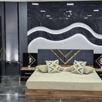 غرفة نوم • جديدة • فيها مجال