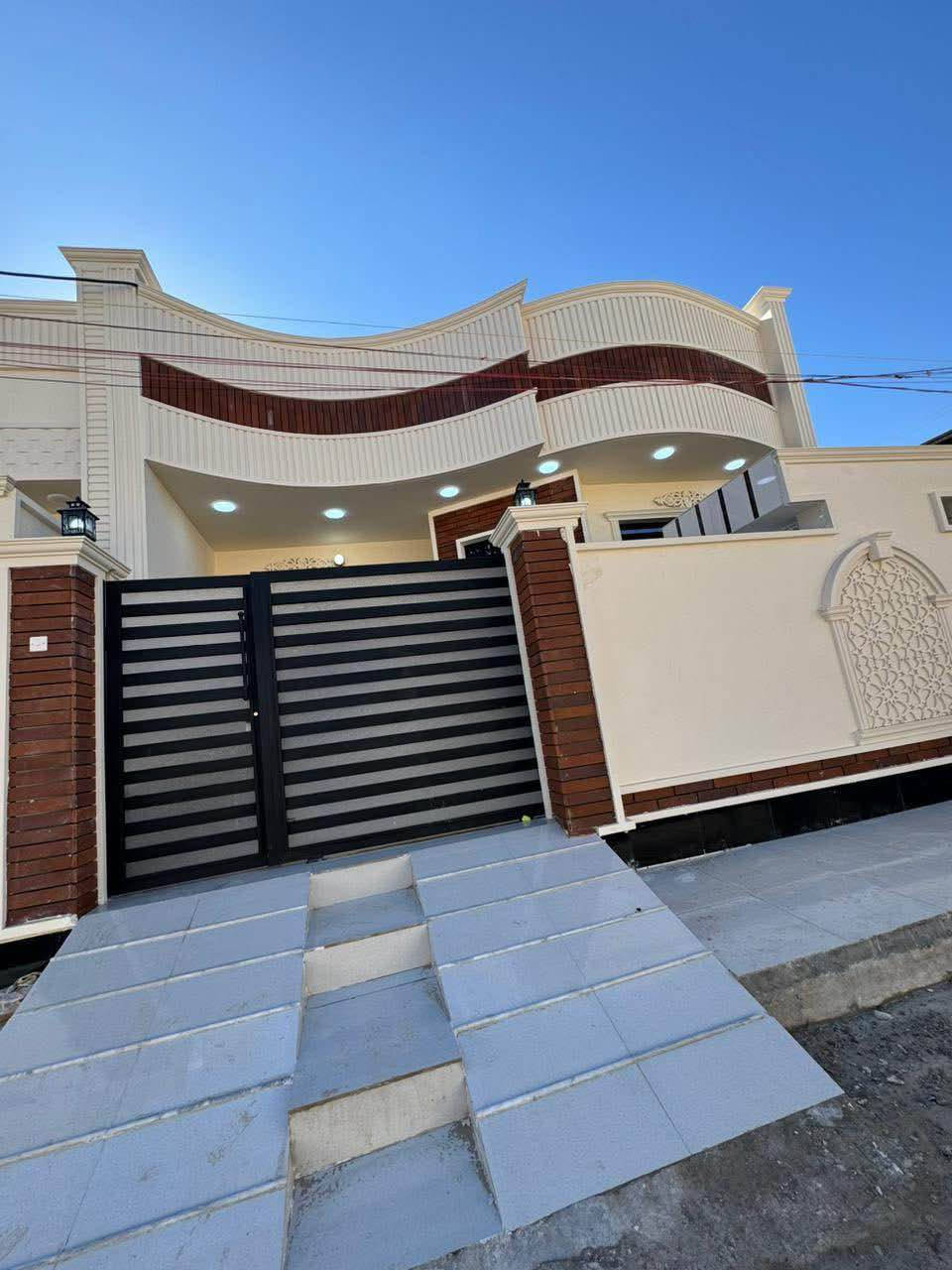 🏠 داران الــبــيـع مــغـربـه🏠
 خـلـف شـارع الامنئي قرب مدرسة الغزالي 
  🏠المساحه (160)متر+100متر 🚧

       يتكون الطابق واحد الارضي  
  🏡 غرفتين نوم وصالة+بيتونه 🏡
              واستقبال ومطبخ 
🛁وصحيات خارجية 🚿وداخلية 🚽
  للاستفسار مراسلة الصفحه او الاتصال
على الواتساب (📲*********** عمارة, ميسان
