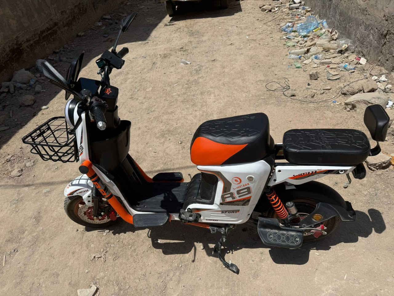 السلام عليكم
دراجه شحن R9 خمس بطاريات كبيرة ومحرك 1800واط جديدة كلياً بعدها بفترة الضمان ماشيه اقل 500كيلو متر السعر ب550ألف للتواصل: ***********
