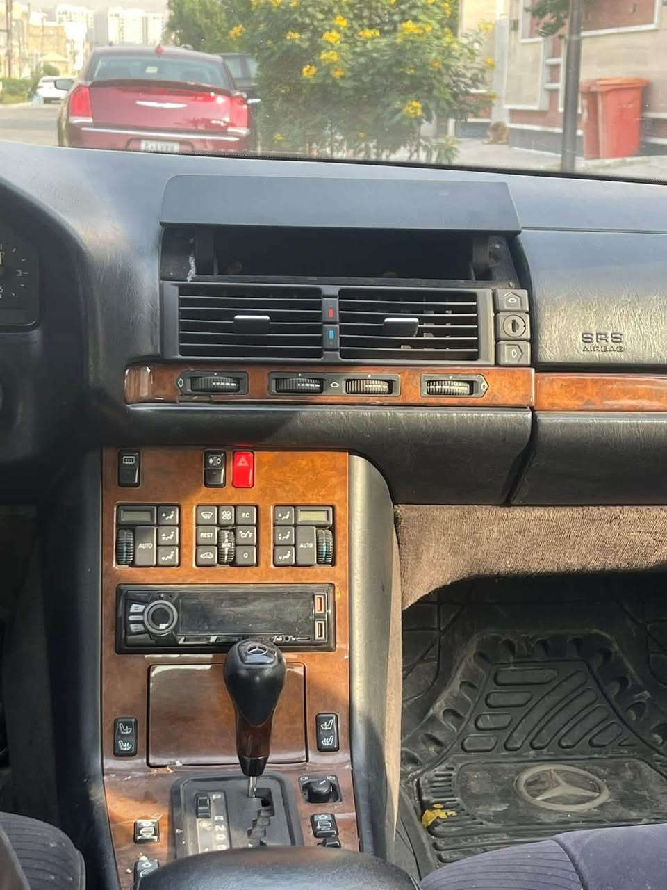 من رخصه الادمن ممكن توافق 

مارسيدس شبح موديل 95 ((((بلاديه )))))غرفه نظيفه جدا مخمل فول مواصفات فتحه بالسقف حداديه جديده كليا  دبل فيت بمب جديد  طخم اطارات محرك حجم 320 خراطيم جديد السياره ماناقصها شيء  اريل ويا التشغيل مال جناي بغداد دولي وبأسمي عنوان بغداد
للبيع فقط 
السعر 90 

لاستفسار ***********

