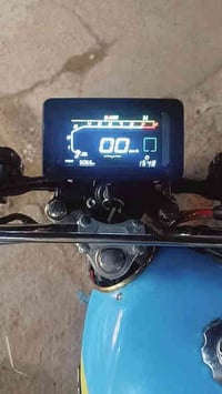 دراجه ناريه البيع  دراجه ما صار لها شهر من نزلت من رمبه دراجه كلش حلوه...