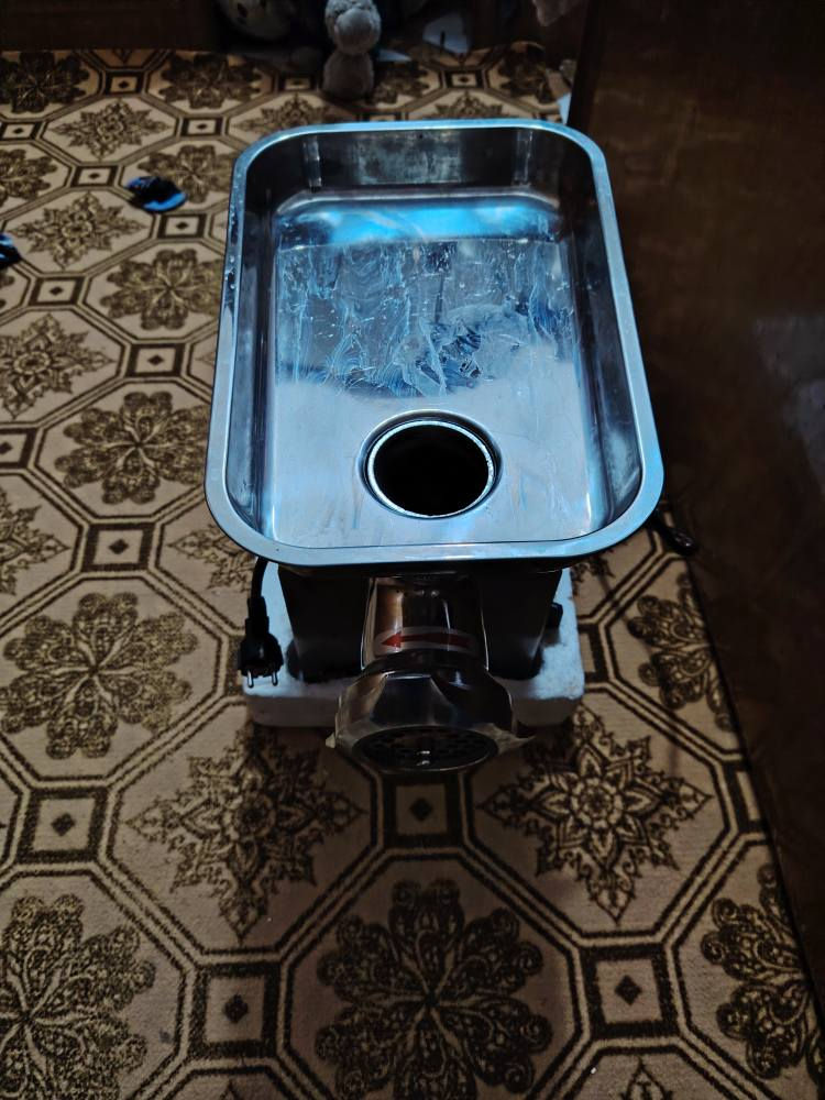 مثرامه لحم مال قصاب الحجم الكبير جديده استخدام جدآ قليل للبيع السعر 230اوبيه مجال  الشراي يجي خاص النجف, العراق


**إذا كنت صاحب هذا الإعلان وتريد حذفه لأي سبب، رجاءا أرسل رسالة إلى الدعم الفني**