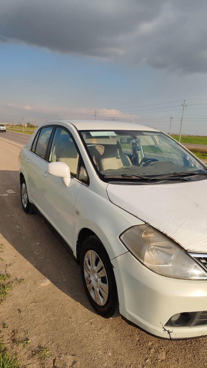 نیسان تیدا 2008 سپی سەدەفی  

وەکو سبوغ 5پارچەی سبوغە جەمپێکی پشتەوە و پێشەوەی هەیە بێ ناو 

-سەیارەکە  غاز و بەنزینە  

-سەنەوێ تازە بەسەر چووه 3 مانگە

ـ گیر و مەکینە بەشەرت

*********** أربيل, العراق
