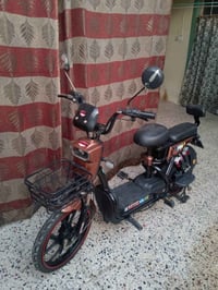 ماطور شحن نضيف للبيع يحتاج بطاريات السعر 150بي مجال. 07716866368  0751...