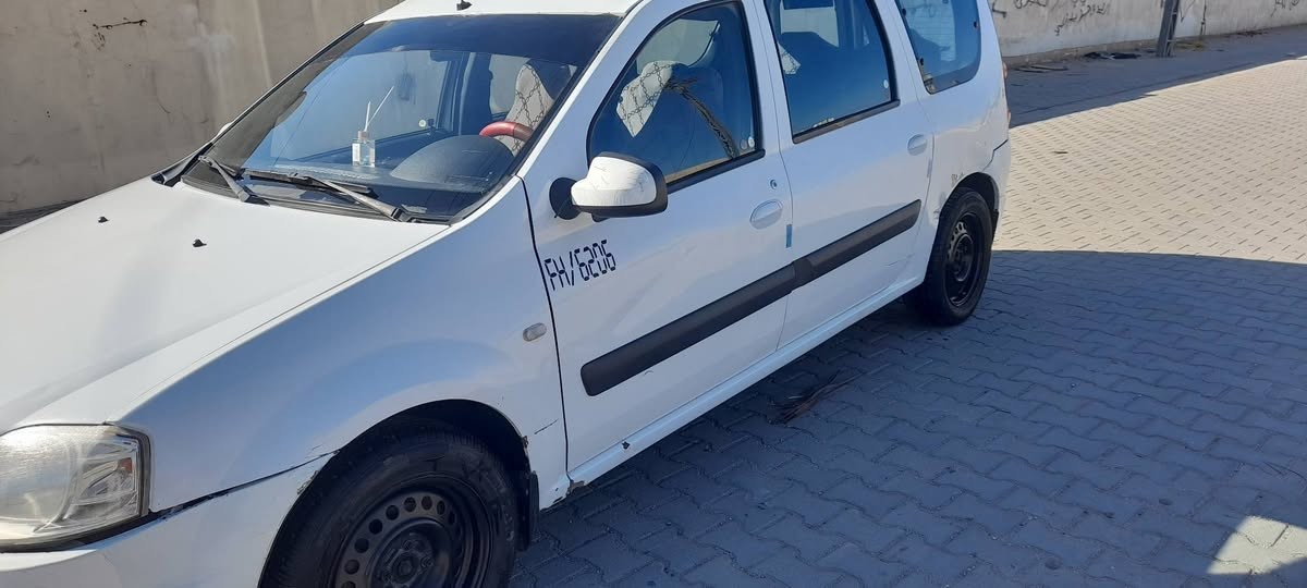 سلام عليكم  رينو موديل 2013 سياره نضيفه  تفاصيل  تصل عله هاذه رقم وبي واتساب *********** مكاني نجف
