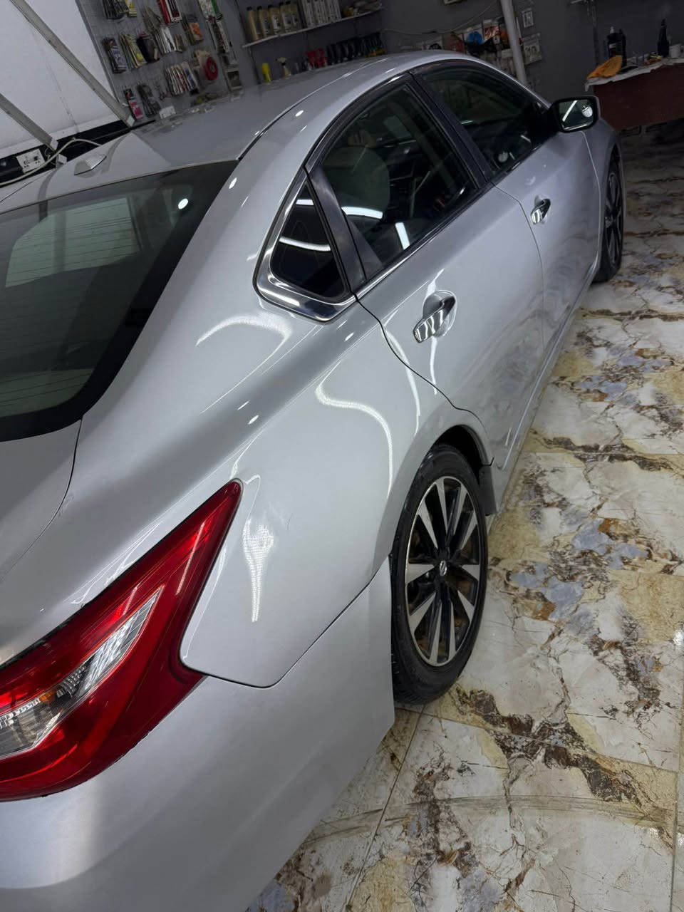 تم تخفيض السعر 
بيع مستعجل 

� للبيع سيارة — [نيسان التيما ]
• الموديل: [2018]
• المواصفات: [فول ما عدا الفتحه]
• المحرك: [2500] — بنزين
• العداد: 139] ml

✨ مميزات إضافية:

 • [كاميرا خلفية / شاشة / بلوتوث / مثبت سرعة /بصمه ابواب / بصمة تشغيل  / حساسات…]

السونار  مرفق بالصور 

📍 الموقع: [حله -حي الامام ]
💰 السعر المطلوب. 98 $]
📞 للتواصل: [*********** حلة, بابل
