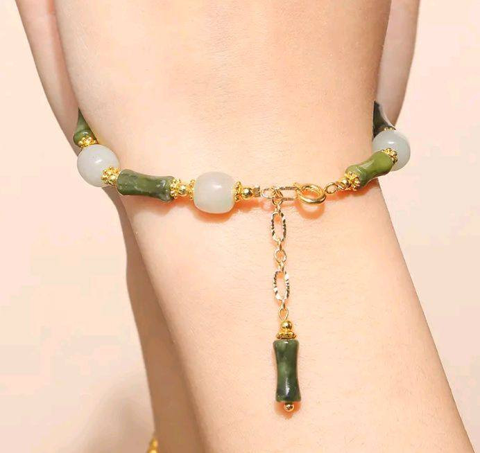 من كولكش العيد 
اكسسوارات من شي أن
سعر يبدأ من ٥٠٠الى حد ٥ 
الي تاخذ اكثر من ثلاث قطع تجي وياهه هديه يوجد توصيل لجميع محافظات العراق وداخل هيت


**إذا كنت صاحب هذا الإعلان وتريد حذفه لأي سبب، رجاءا أرسل رسالة إلى الدعم الفني**