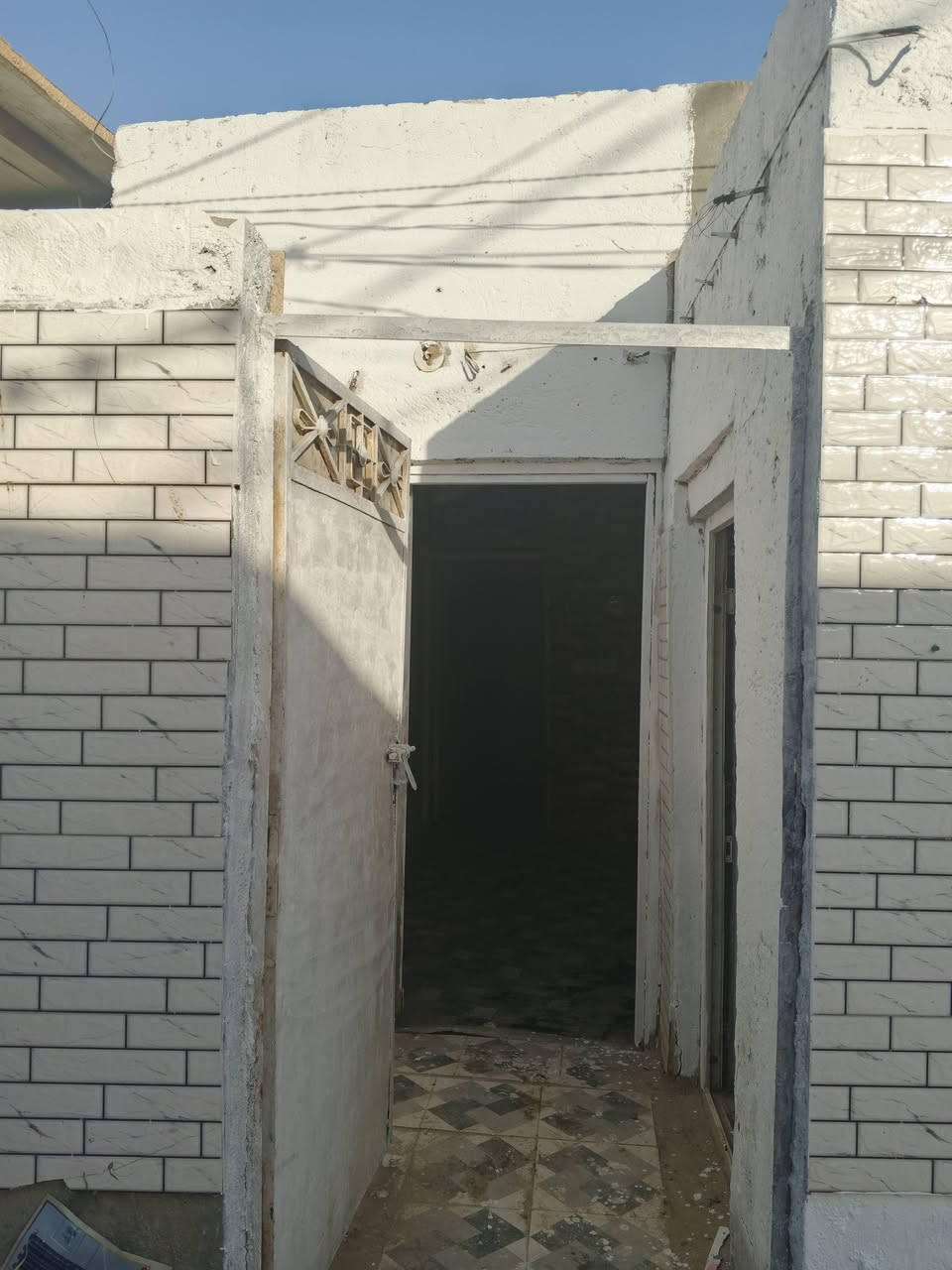 بيت 50 متر للايجار مال عائله صغيره
غرفه وصاله وصحيات  بيه سخان و واير مولده وطني جاهز 
سايدين 17 تموز خلف بانزين خانه ريبال قريب ع شارع 
*********** وأتساب أو اتصال متوفر
