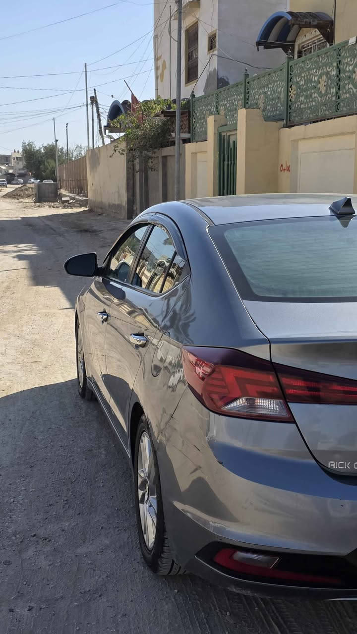 الانترا ٢٠١٩ امريكي
محرك ٢٠٠٠ دوش ضايفله منضومه غاز 
كير at بلادي 
قادسيه معوقين شهرين وصير حرا
حادثه جاملغ وبنيد وبيه بارد مكانين 
نضيفه وجاهزه سياره 
شاشه وكامره خلفيه رادار امامي وجانبي وخلفي
السعر 117  وبيه مجال للشراي سعره مناسب 
*********** ديوانية, القادسية
