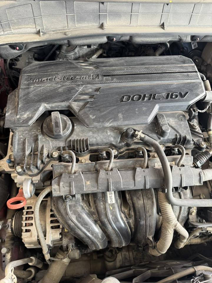 السلام عليكم 
كونا موديل 2024 خليجي ماخديها زيرو السياره حاليا ماشيه 51 الف قابل للزياده 
محركها 2000 دوش 
رادار تحكم ستيرن تشغيل عن بعد فتحه بصمه شحن لاسلكي مانع انزلاق سياره فول موصفات ستخدام داخلي 
سياره مكفوله من كلشي  بيها فقط رصعه بل بنيد 
مكانها بغداد العامريه 
سعرها 189$
***********
