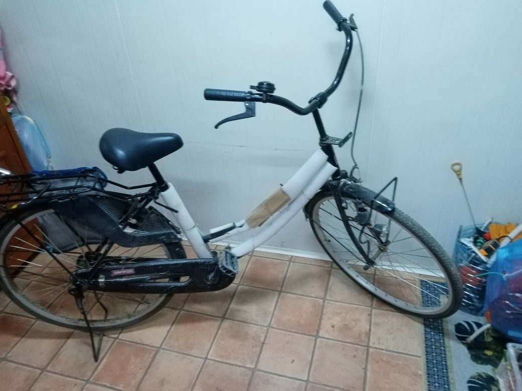 بيع بايسكل باله قليل استعمال حجم ٢٨ رقم *********** عنوان بصره جبيله
