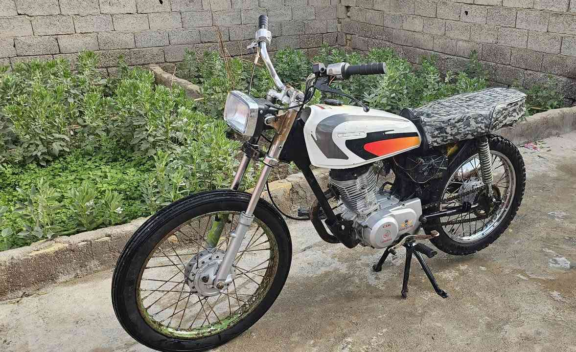 السلام عليكم  دراجه 18 كلك البيع مكينه 20 السعر 250 الف ***********
