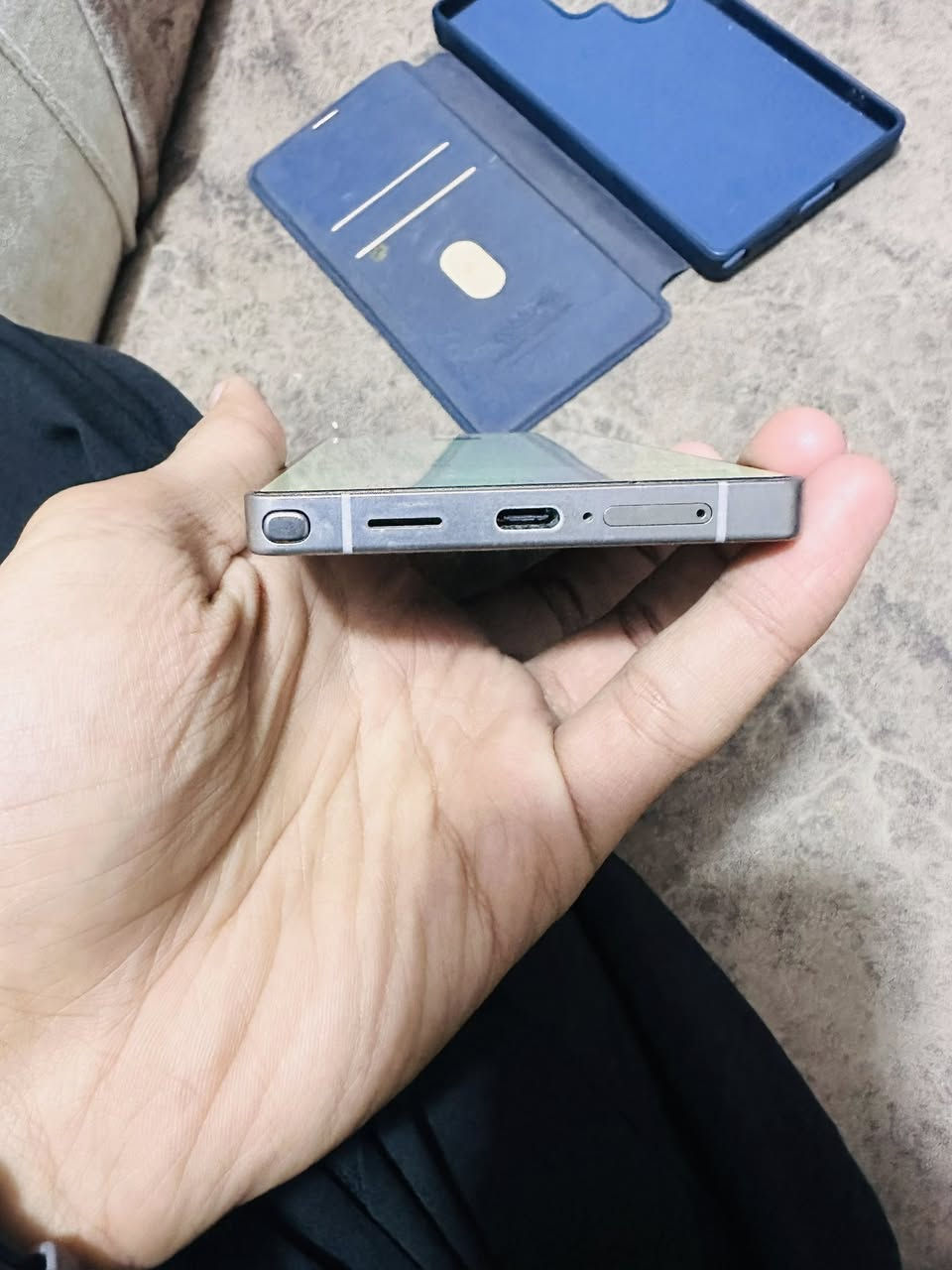 سلام عليكم s25
للبيع نضيف جدا مستخدم قليل كامل ملحقات 
جسر ديالى الجديد يوجد توصيل 
***********
السعر 1100 
وبي مجال للشراي
