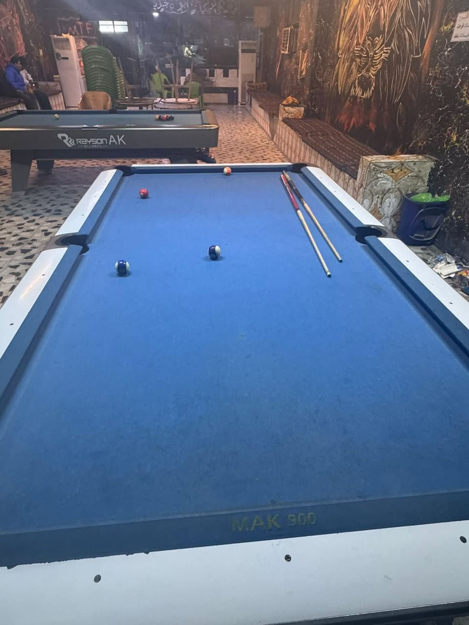 سلام عليكم بيز بليارد لبيع.  مكان بغداد حي نصر سعر 8 ورقات رقم ***********
