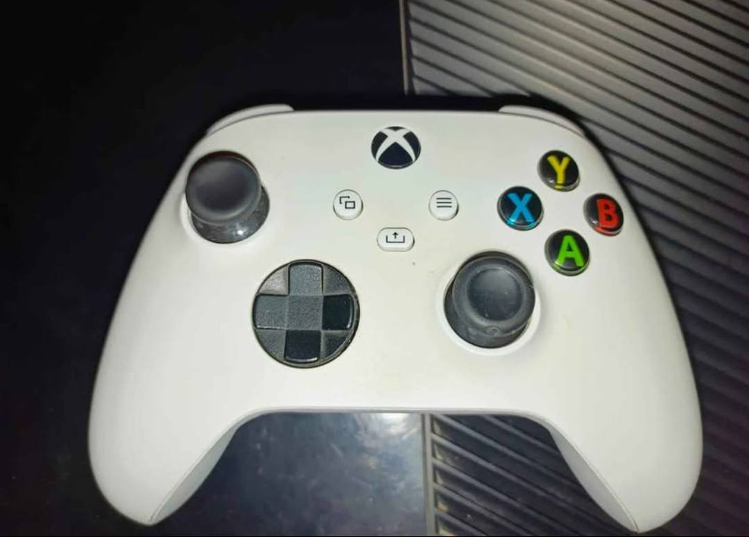 للبيع Xbox One سعة 500 الجهاز نظيف جداً ويشتغل 100%، مو مفتوح ولا مصلح من قبل.
وياه يد تحكم أصلية من الشركة.

يجي ويا الجهاز:

نسخة ) 26 EA Sports FC 25 + EA Sports FC تجريبية مدى الحياة

جاهز للعب مباشرة بدون أي مشاكل السعر 130 ألف دينار . اللي جاد بالشراء يراسلني خاص أولوية للحاضر


**إذا كنت صاحب هذا الإعلان وتريد حذفه لأي سبب، رجاءا أرسل رسالة إلى الدعم الفني**