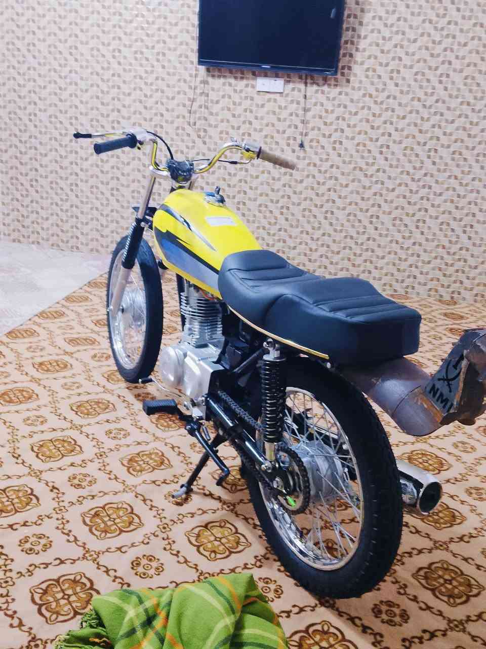 السلام عليكم دراجه البيع دراجه جديده ستوه معمره غراض 26 كله نامه اصلي وشاصي نامه 26 سكنر 7وراق دراجه مال معاتب دراجه ما ناقصه برقي عنوان دوانيه مركز رقم *********** واتساب
