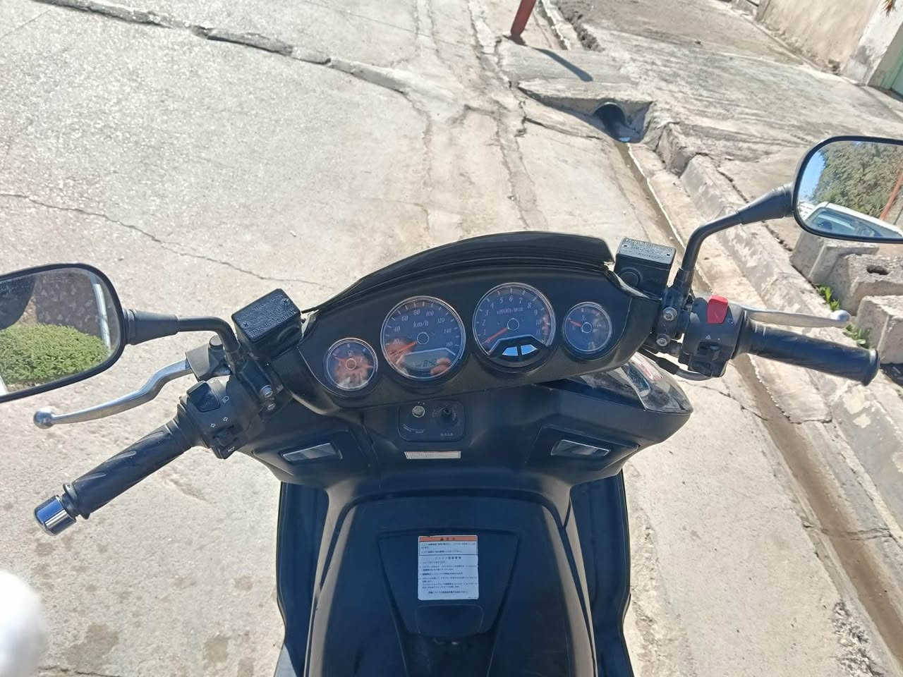 دراجة ساسوكي محرك 250موديل 2004 دراجة نضيفة لوك محرك شرط كفرات شرط سعره 11ورقة بي مجال و هذا رقم موبايل *********** كركوك, العراق
