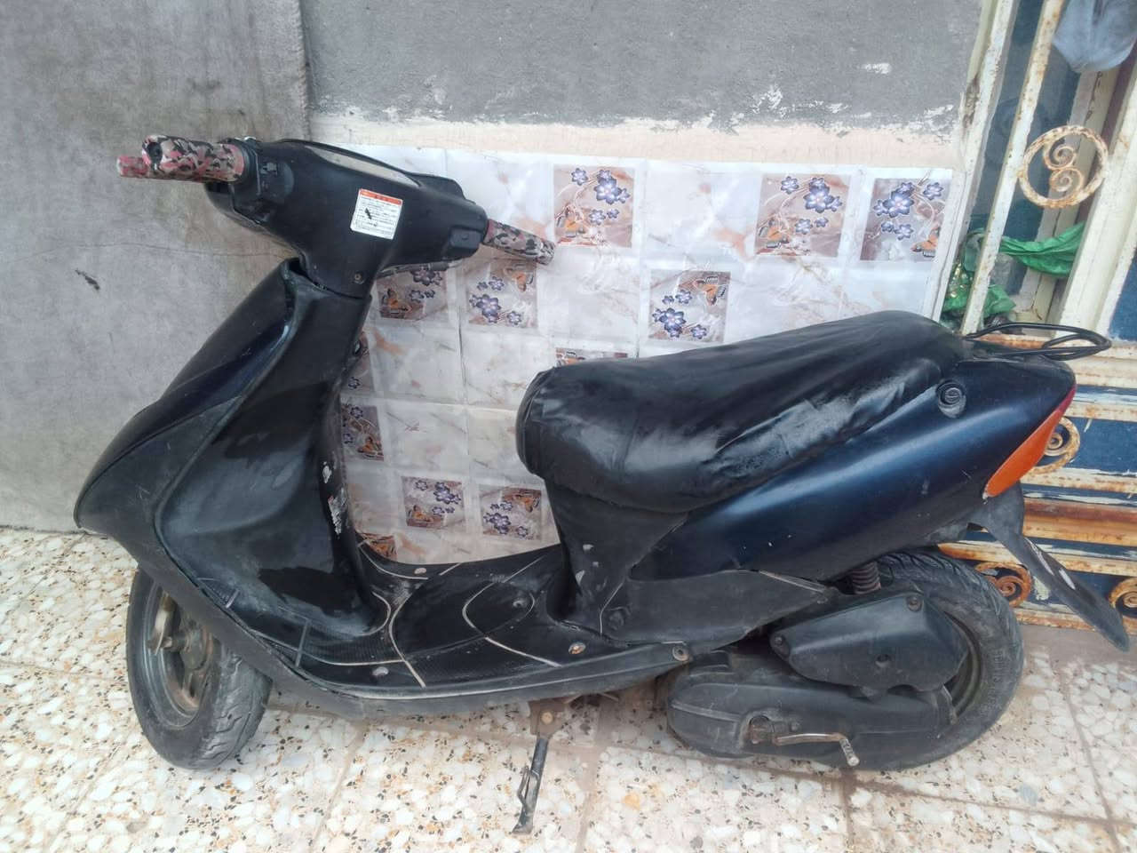 دراجة ساسوكي مبدل بوش وبستم كهربائيات شغالة بس نقص باتري ٢٥٠ وبيهة مجال   هذة رقم صاحب الدراجة ***********
