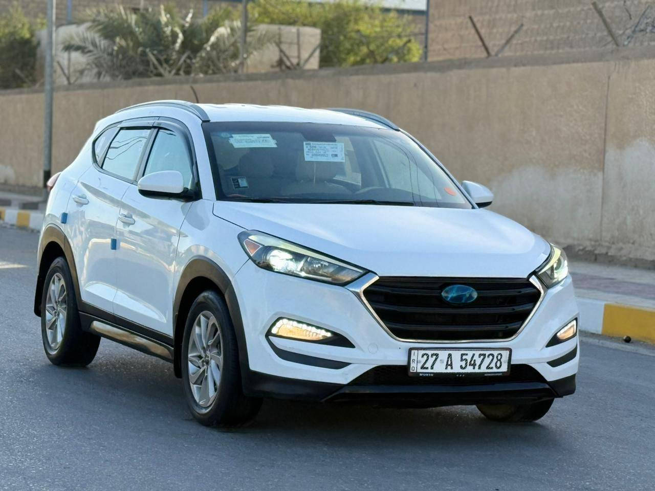 السلام عليكم للبيع هونداي توسان 2016 وارد أمريكي حادث بنيد مبدل وجاملغ امامي صبغ فقط بدون ظرر داخلي شاشه كامره تحكم ستيرن جهتين ويل كب كروم لايتات لد بلاجكتور محرك 2000 ما مفتوح كير ومحرك كفاله حداديه جديده طخم تاير جديد كل نقص  ما بيها رقم ذي قار الدولي سنويه جديده وهزه جديده مكاني ذي قار مركز السعر 142 لاستفسار ***********
