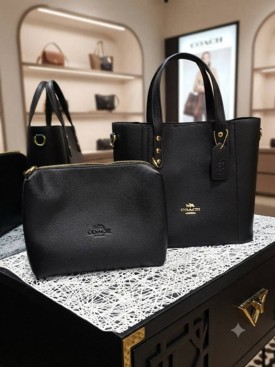 مو بس جنطة.. هاي قطعة تضيف لمسة فخامة لكل إطلالة. 👜✨
​جمالها مو بس بشكلها، الجمال بالتفاصيل اللي تخليها تعيش وياج سنين. خامة (كواليتي) عالية، تشطيب مضبوط، وتصميم يواكب الموضة العالمية، يعني تلبسيها وتطمنين إنّو اختيارج دائماً نخب أول.للطلب واستفسار مراسلتنا خاص او على واتساب 
*********** البصرة, العراق
