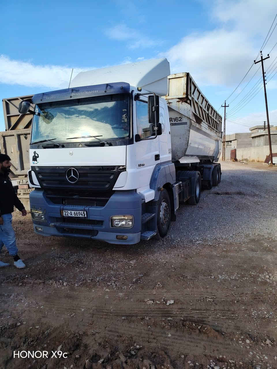 السلام عليكم ورحمة الله
نساف اكسور موديل 2007 سنوية 2029 مربوطة كاملة كير عادي كير محرك اكسل شاصي شرط سيارة مكفولة كفالة عامة من الدعامية للدعامية سيارة خير من الله ما ناقصه برغي شرط التحويل مكان كركوك قضاء الحويجة  للاستفسار الاتصال على الرقم ***********
